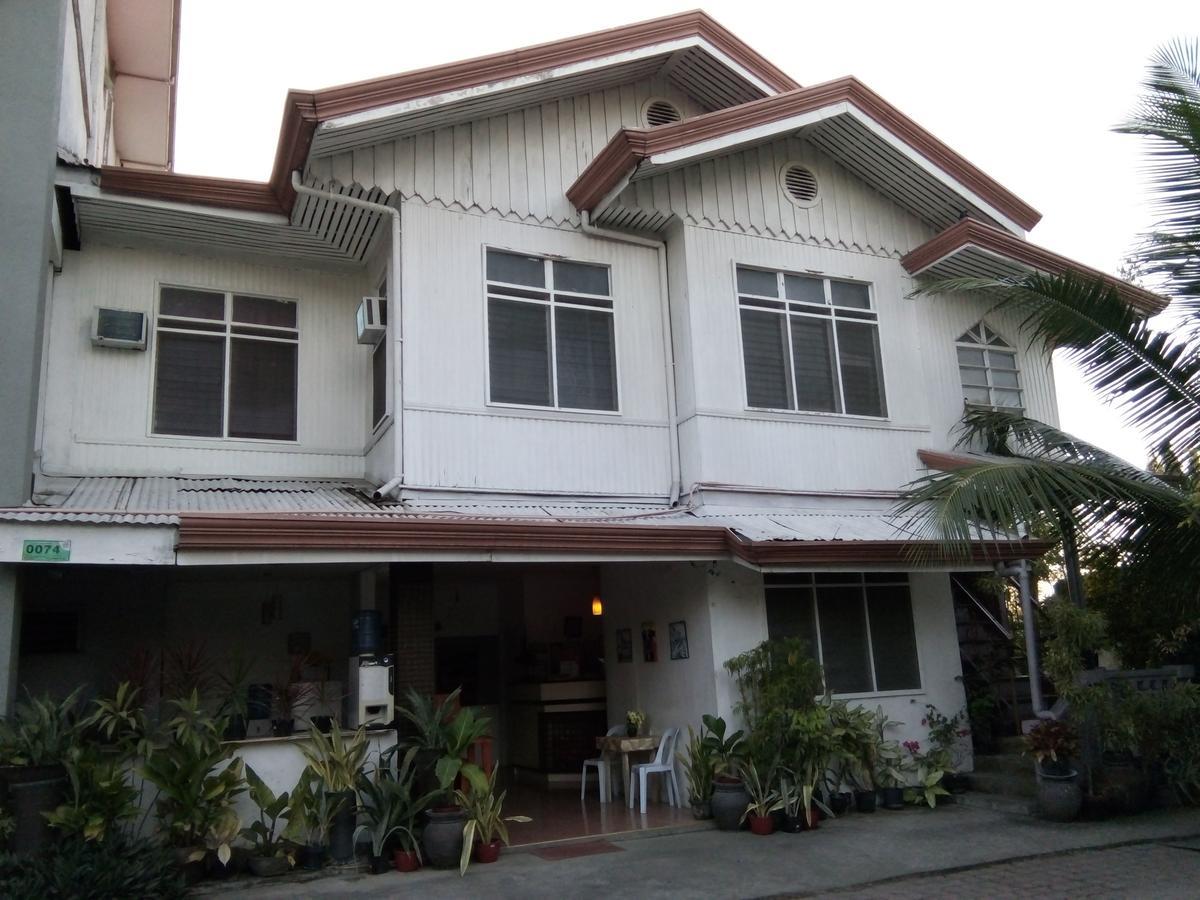 Newport Oak Pension Inn Tagbilaran Exterior foto