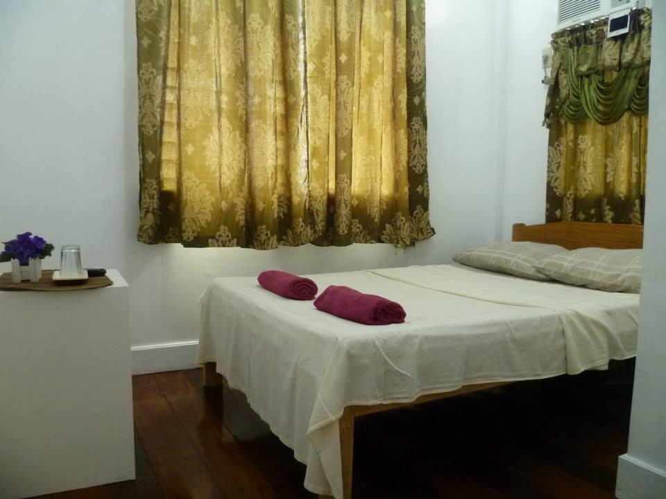 Newport Oak Pension Inn Tagbilaran Exterior foto
