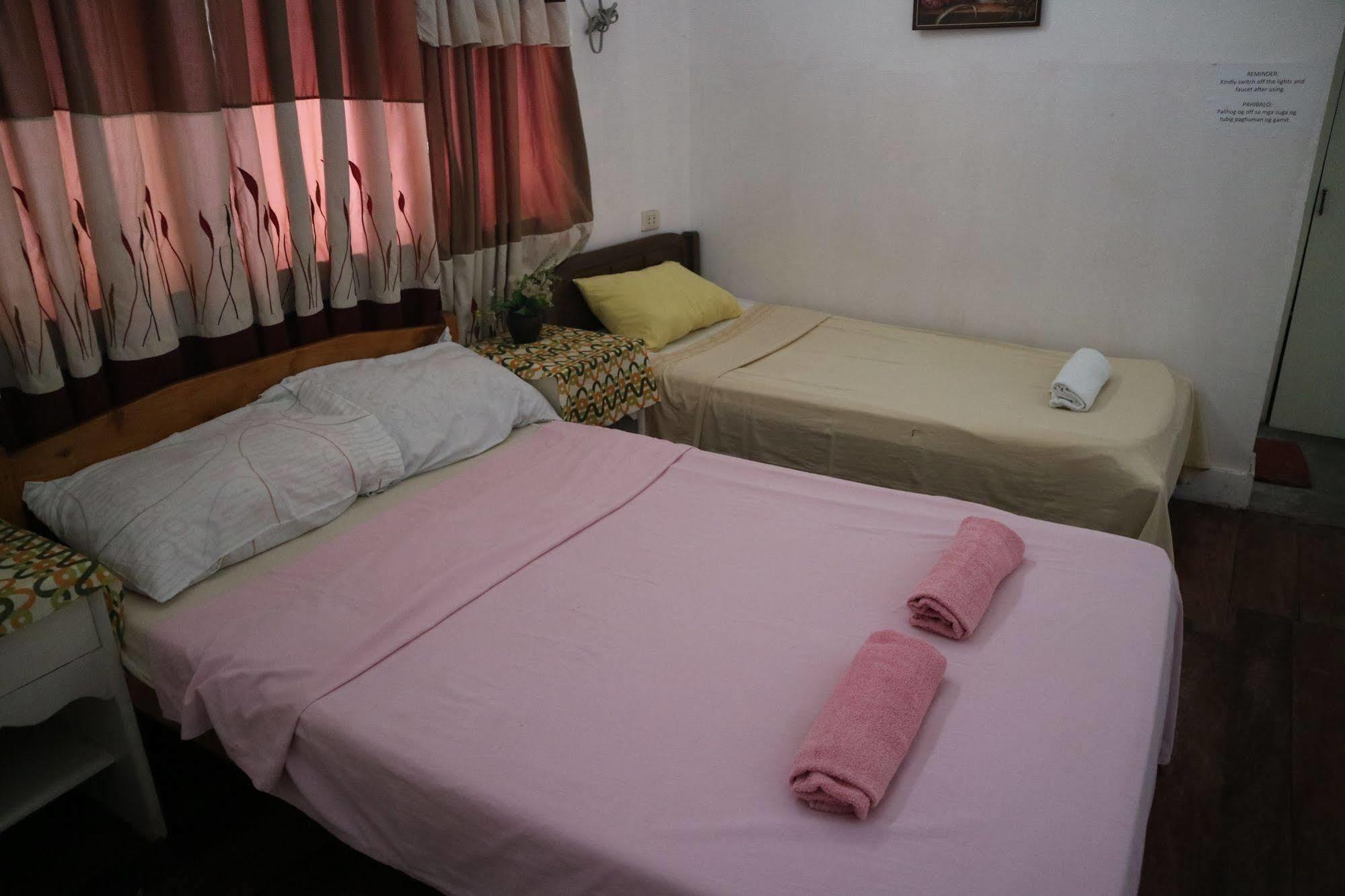 Newport Oak Pension Inn Tagbilaran Exterior foto