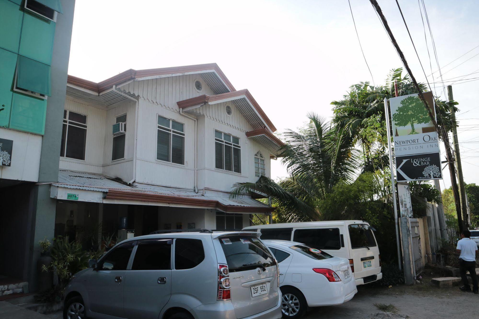 Newport Oak Pension Inn Tagbilaran Exterior foto